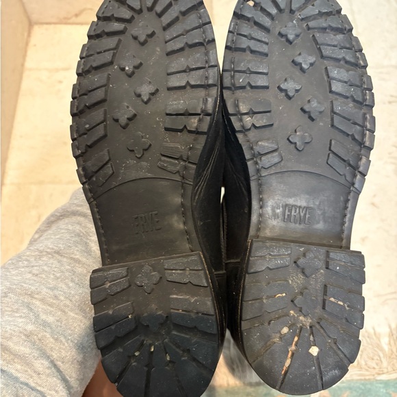 Frye Boots - Natalie Mid Engineer Lug Shearling Lined size 8M Black - Picture 3 of 9